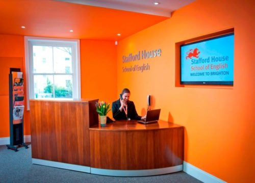 sejours agency Anglais général standard à Brighton